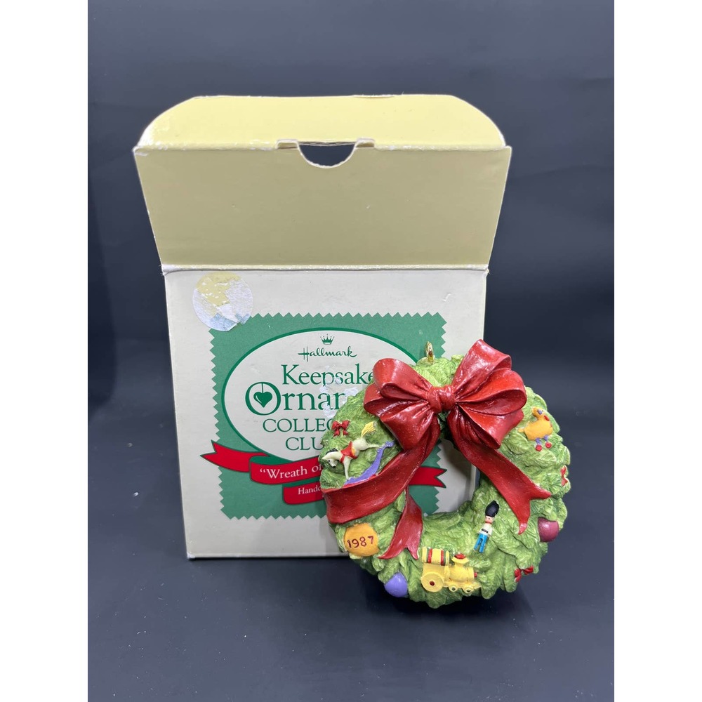 VINTAGE 1987 Hallmark Keepsake Collector’s Club Wreath Ornament